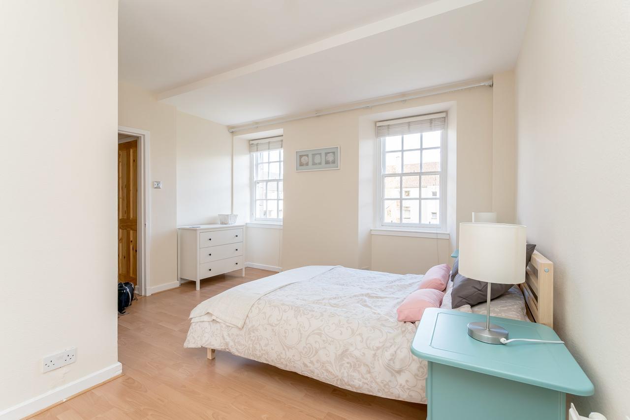 Apartment Near The Royal Mile Edinburgh Bagian luar foto